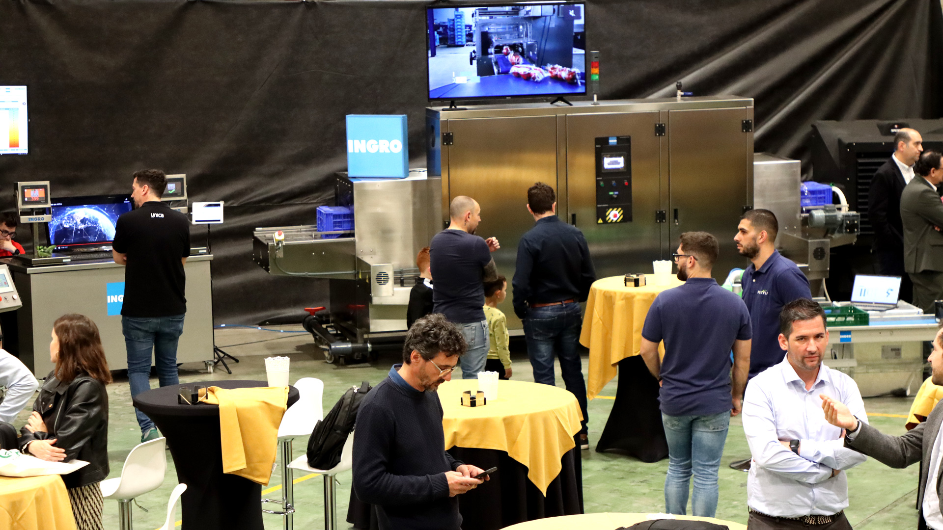 Foto jornadas puertas abiertas de Ingro en instalaciones del Grupo Almafrut